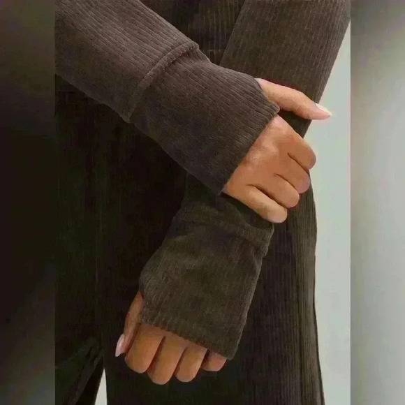 NWT Lululemon Woman’s Scuba Track Jacket Velvet Cord. - Picture 12 of 12